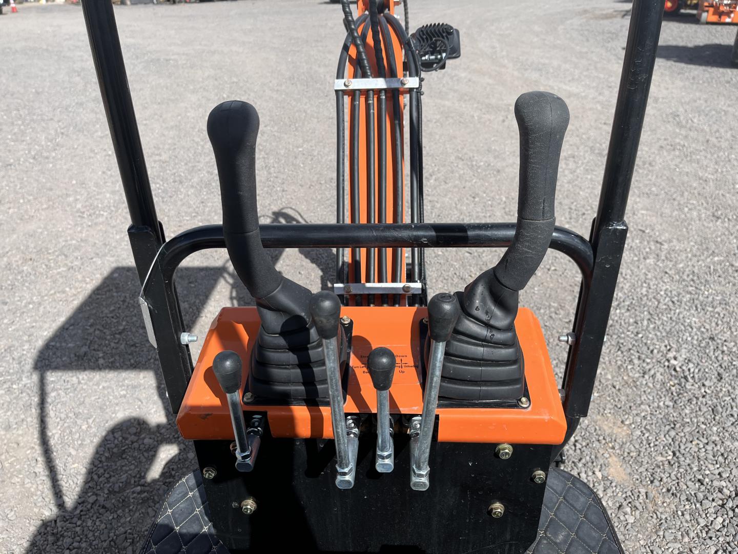 ./imagenes/INVOICE/2019/17382/MINIEXCAVADORA AGROTK QH12 (8).JPG